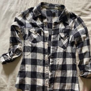 Size medium black and white check flannel button down.